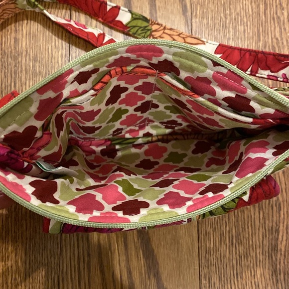 Vera Bradley purse in excellent condition! - Picture 3 of 4